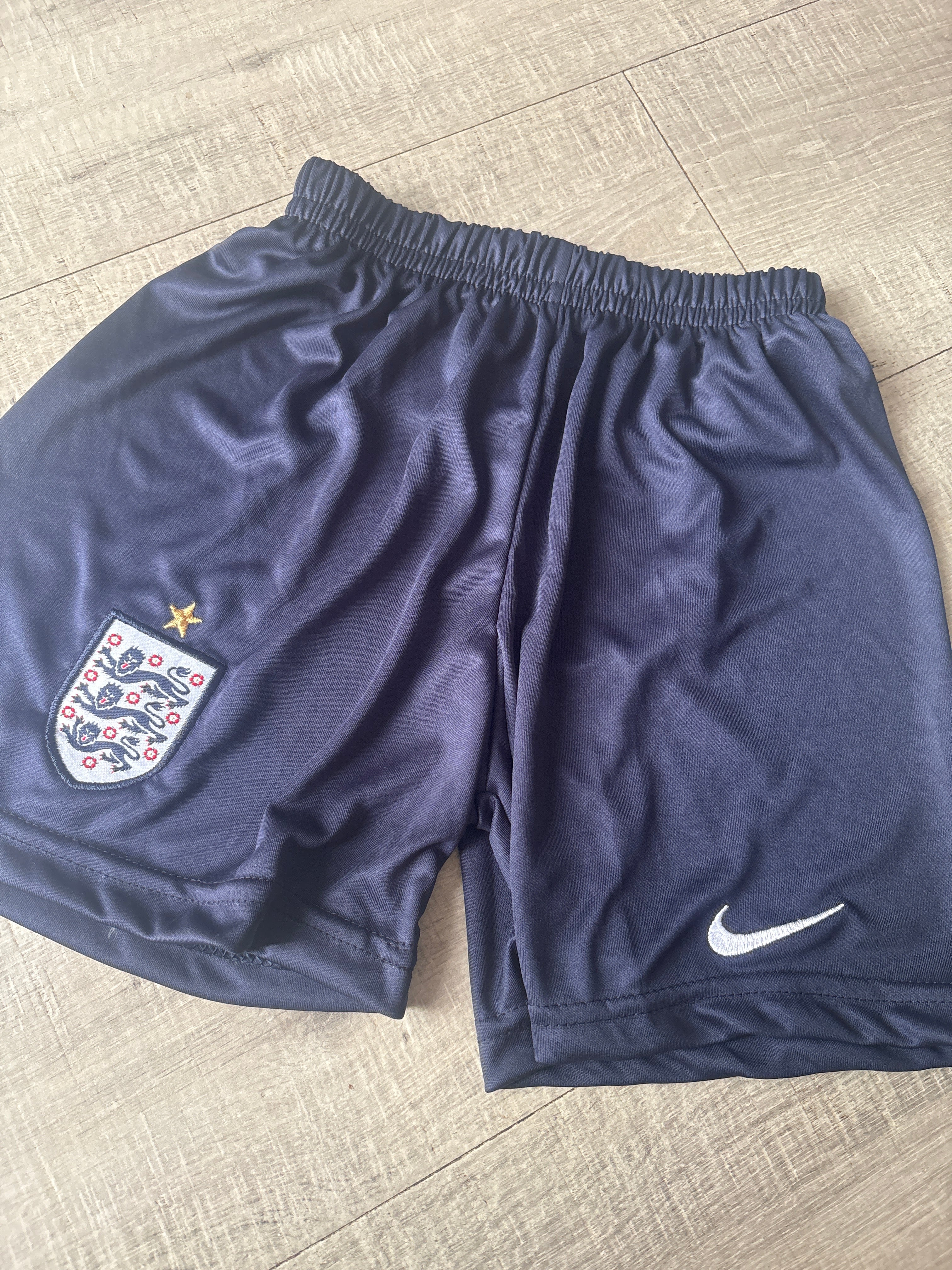 England shorts 8/9