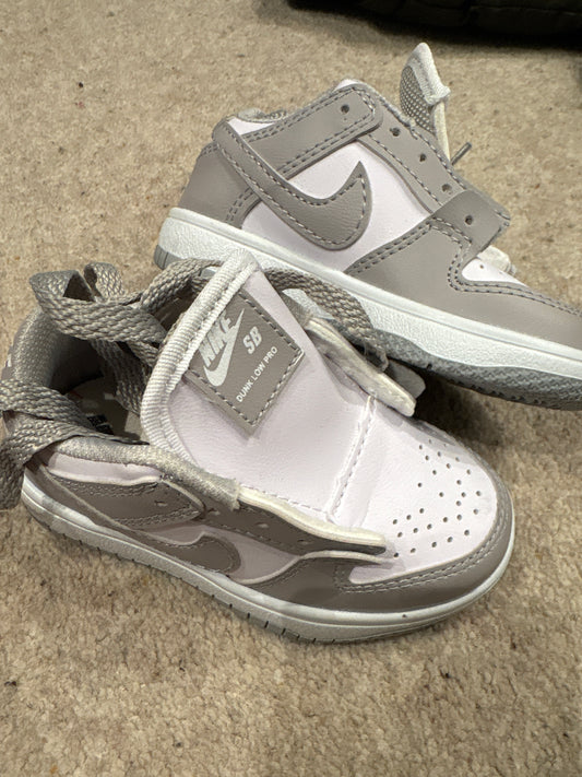 Kids grey trainers