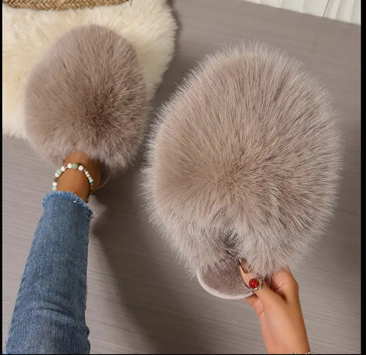 Slipper season mega fluff slippers