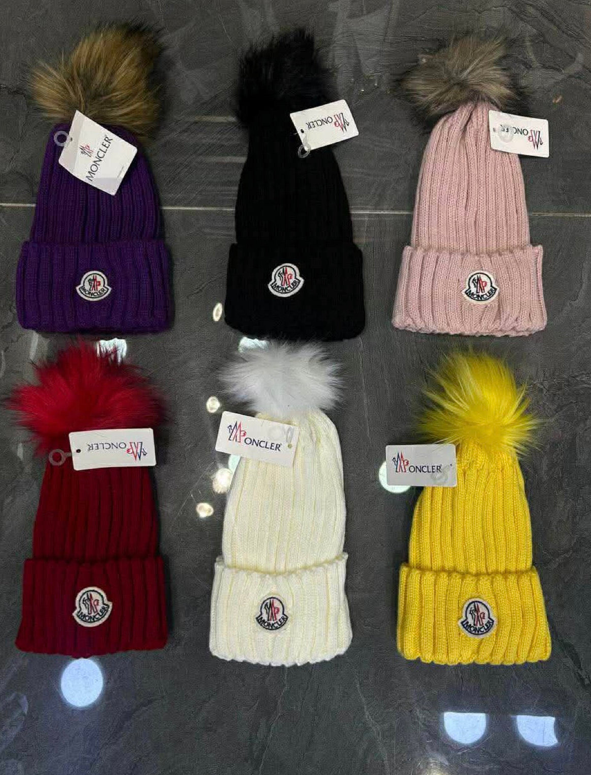 BOBBLE HATS