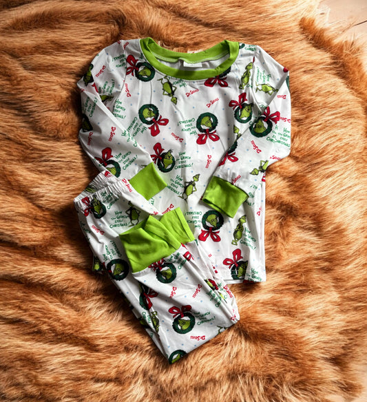 Green grinch wreath pyjamas