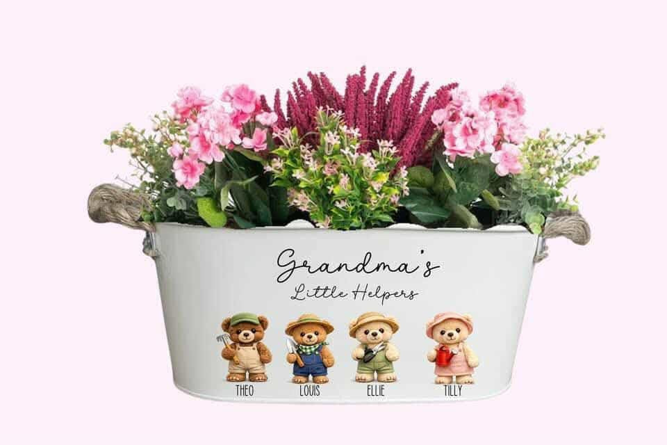 LITTLE HELPERS PLANTER (plants not included)