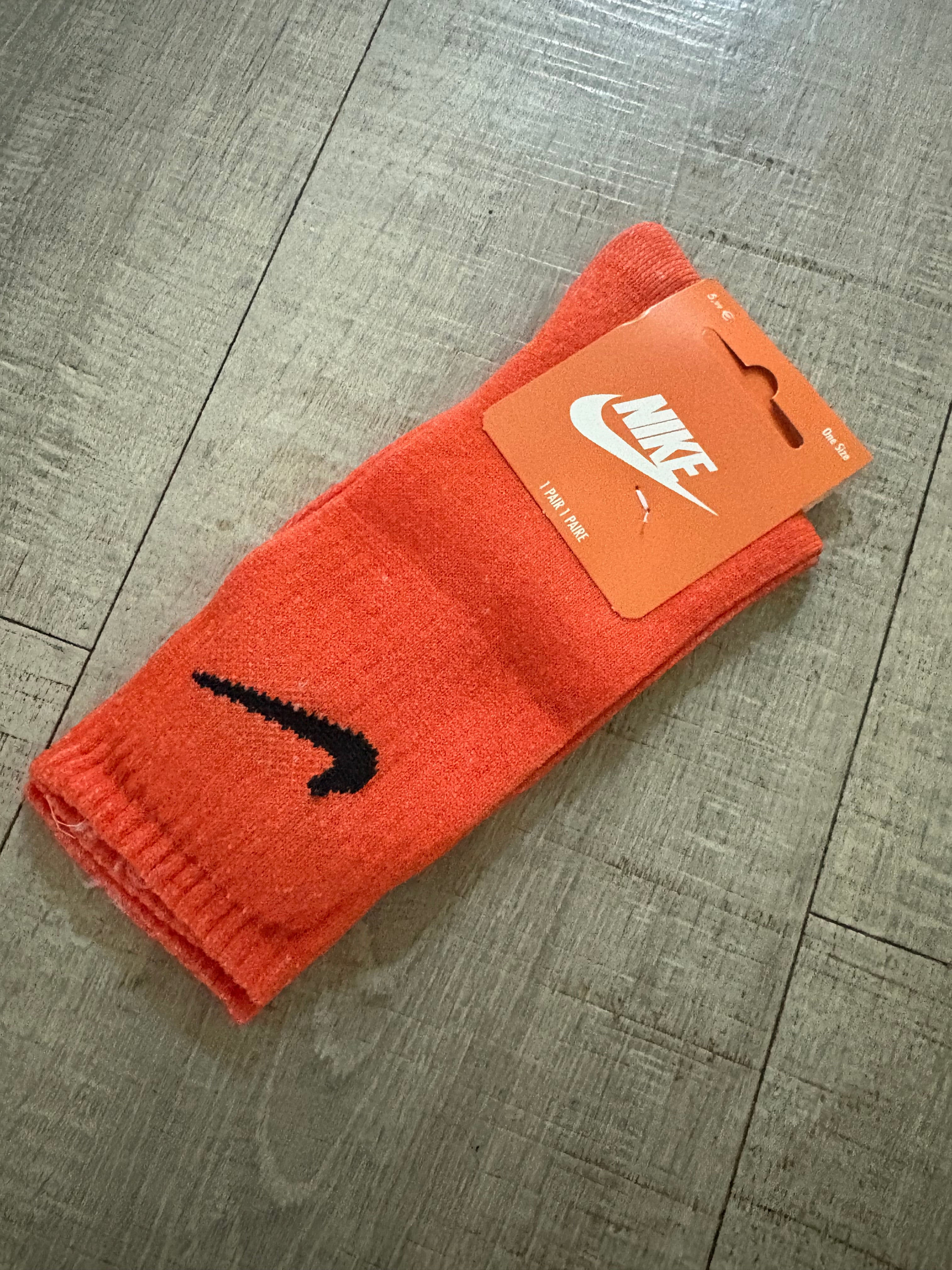 ORANGE SOCKS